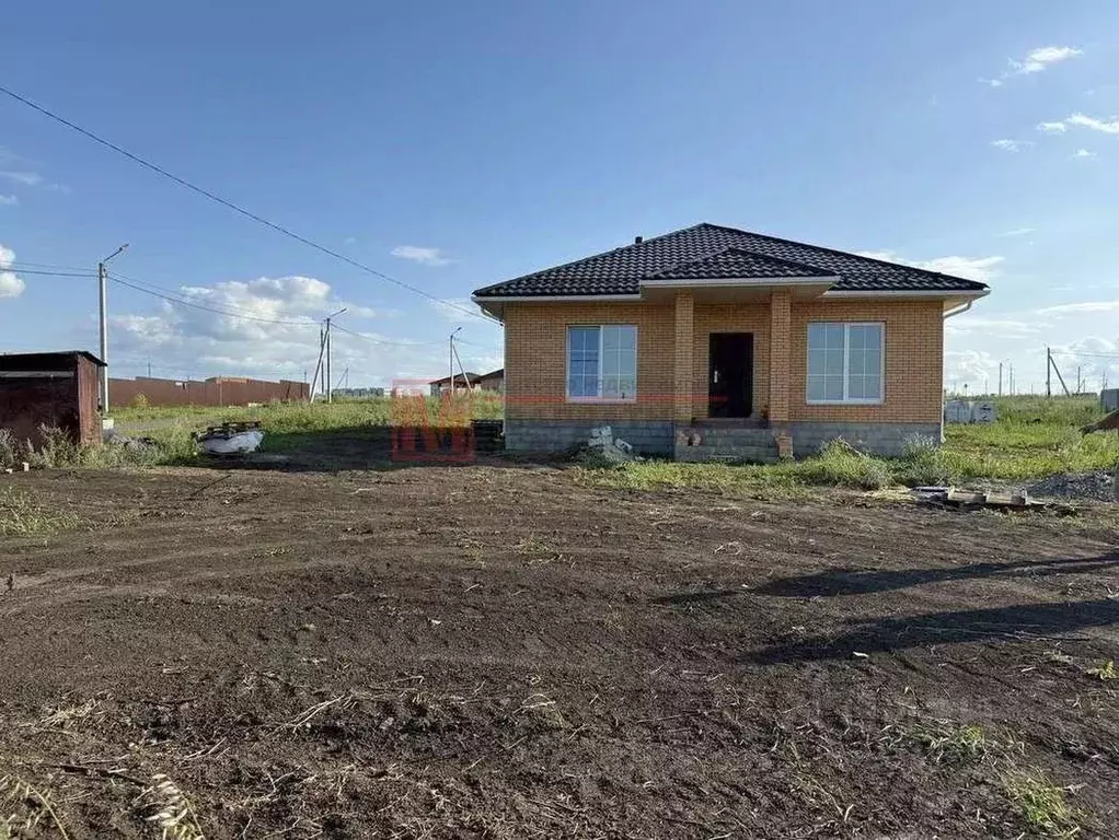 Дом в Белгородская область, Старооскольский городской округ, с. ... - Фото 1