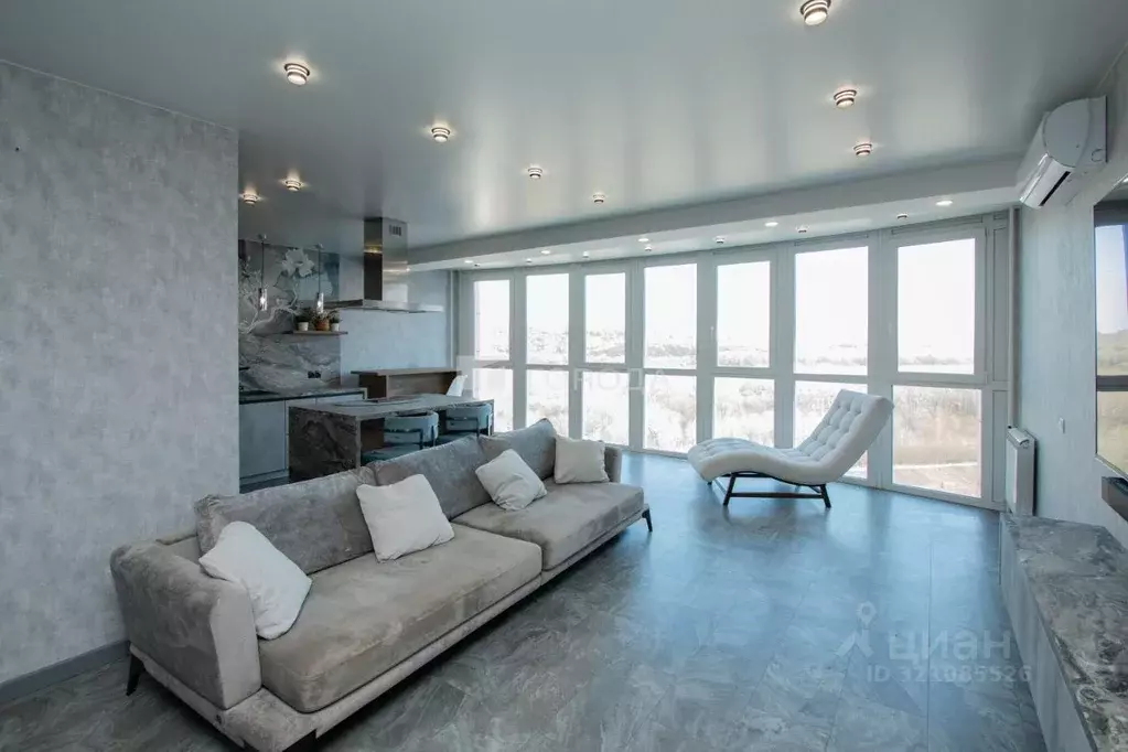 2-к кв. Кемеровская область, Новокузнецк Запорожская ул., 63 (80.0 м) - Фото 1