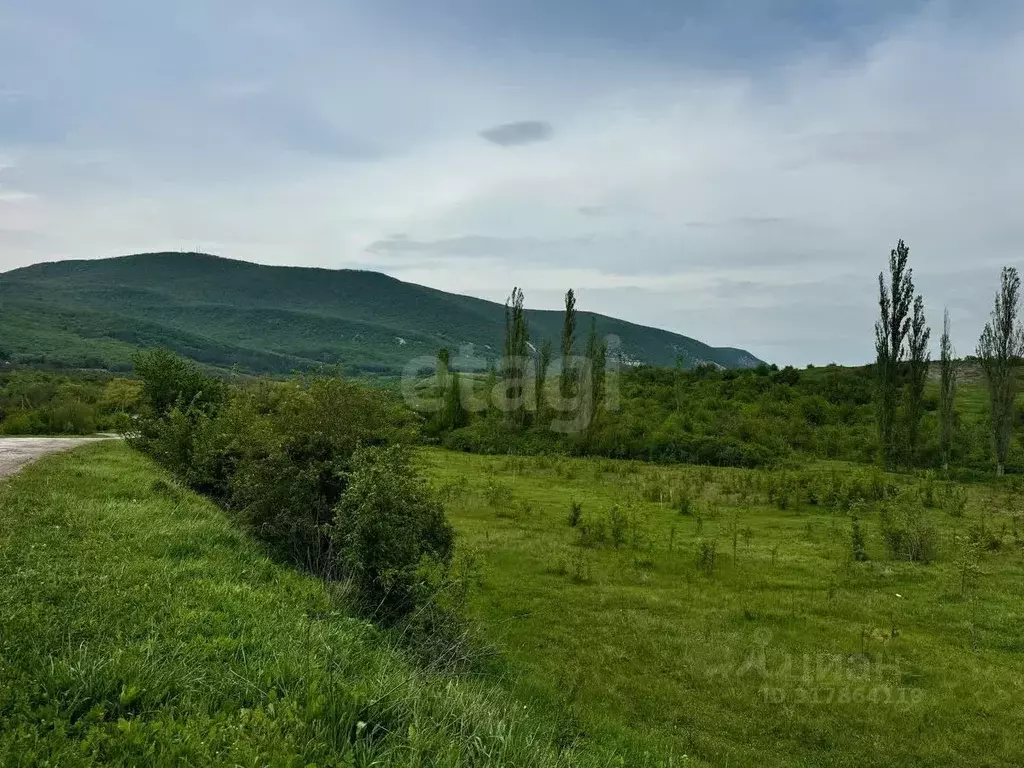 Участок в Крым, Белогорский район, с. Земляничное ул. Заречная, 1 ... - Фото 0