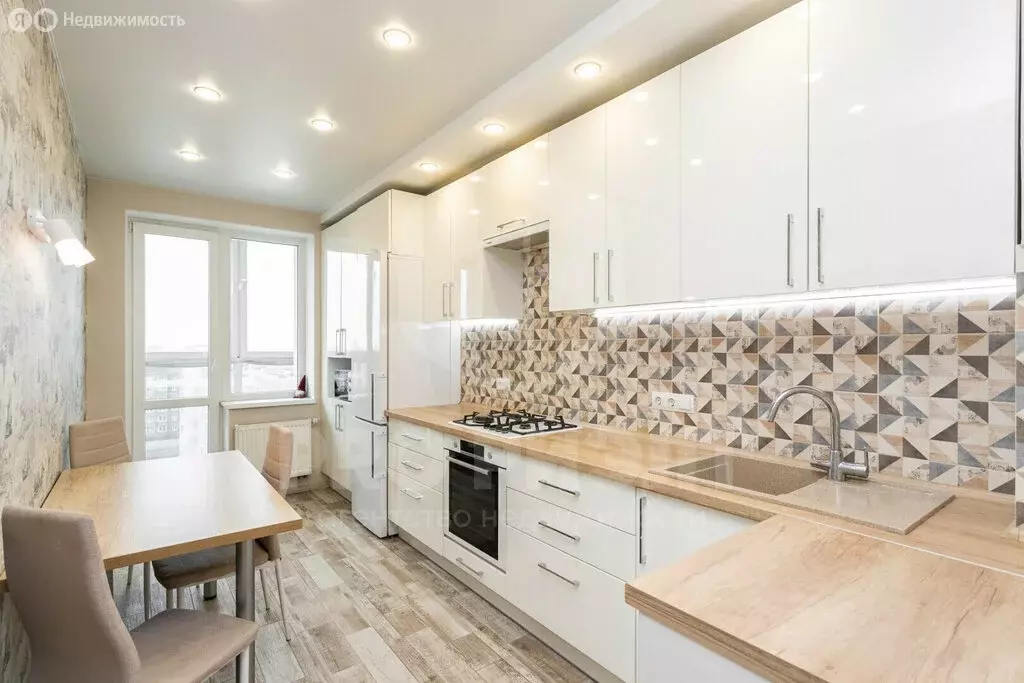1-комнатная квартира: Калининград, улица Старшины Дадаева, 66 (40 м) - Фото 1