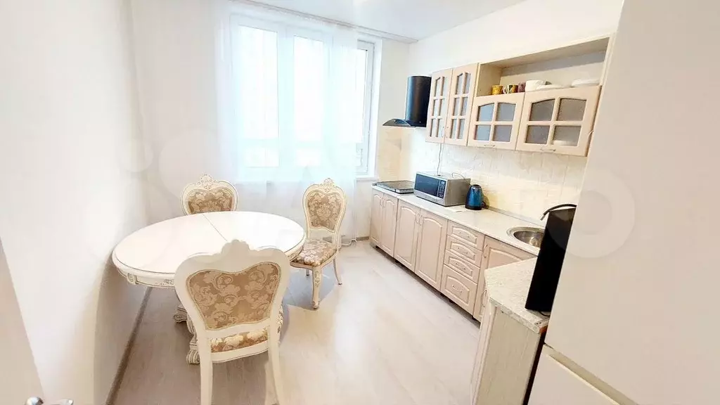 2-к. квартира, 60 м, 7/25 эт. - Фото 0