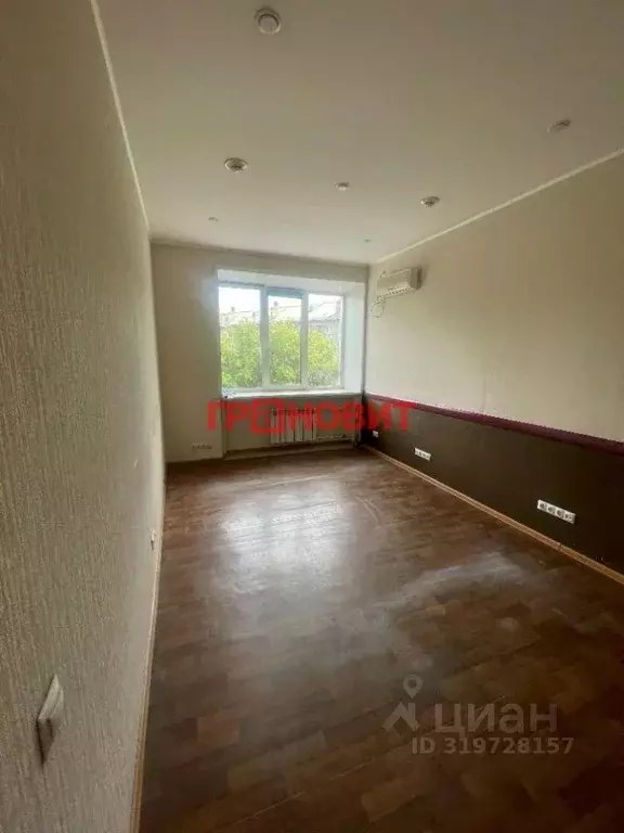 Офис в Новосибирская область, Новосибирск Танковая ул., 72 (65 м) - Фото 1