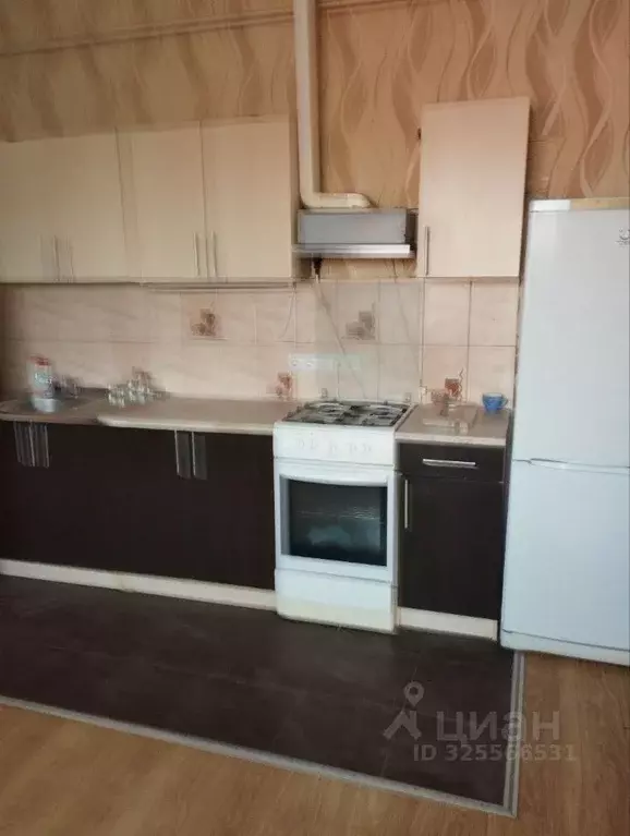 Дом в Крым, Симферополь ул. Сельвинского (50 м) - Фото 1