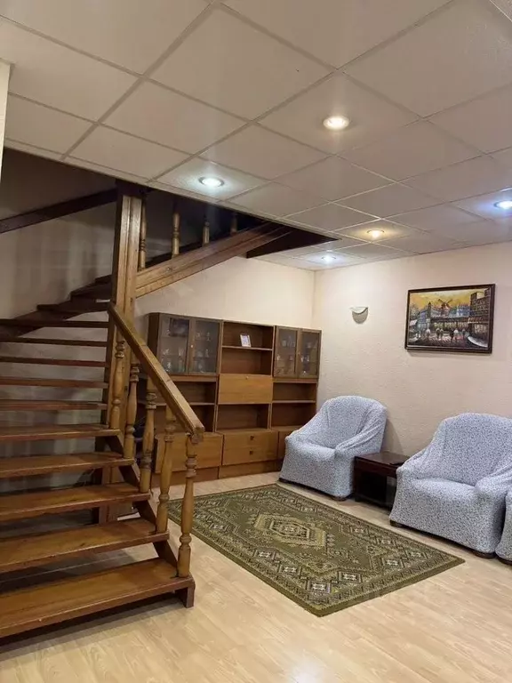 4-к кв. Пермский край, Пермь ул. Революции, 3/2 (140.0 м) - Фото 1