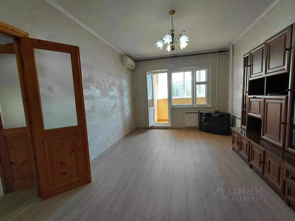 2-к кв. Астраханская область, Астрахань ул. Баумана, 11 (80.0 м) - Фото 1
