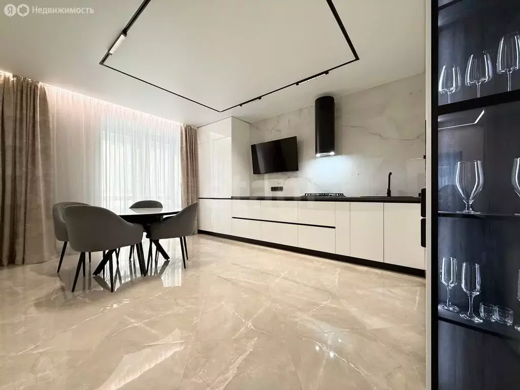 3-комнатная квартира: Йошкар-Ола, улица Суворова, 16А (108 м) - Фото 1