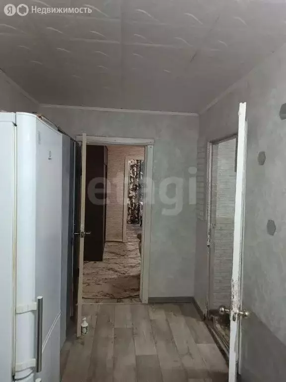 4-комнатная квартира: село Укромное, Путилинская улица, 26 (57 м) - Фото 1