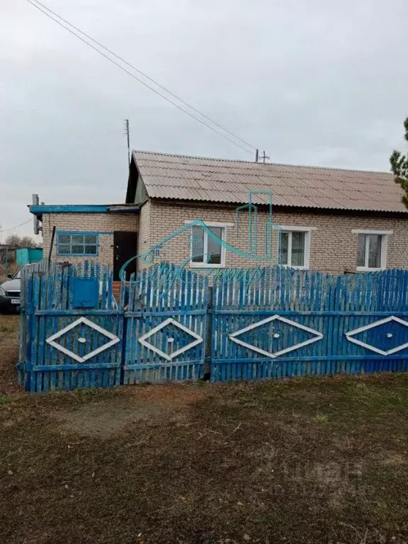 Дом в Оренбургская область, Ясненский муниципальный округ, с. ... - Фото 1