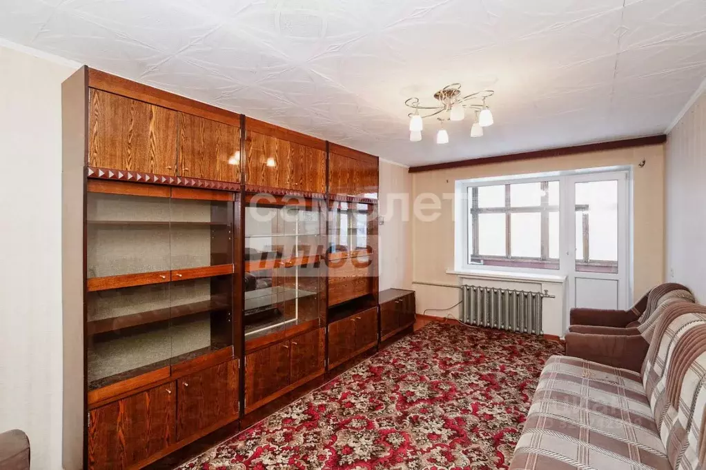 3-к кв. Омская область, Омск Городок Нефтяников мкр, ул. 1-я ... - Фото 0