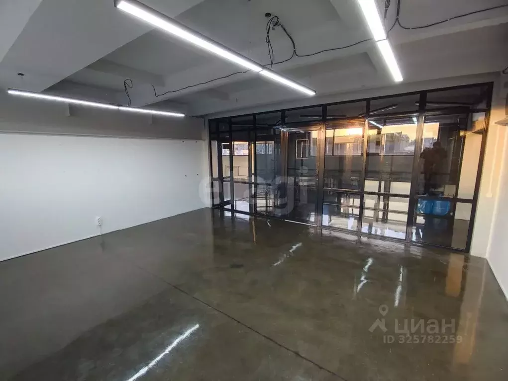 Помещение свободного назначения в Тюменская область, Тюмень ул. ... - Фото 2