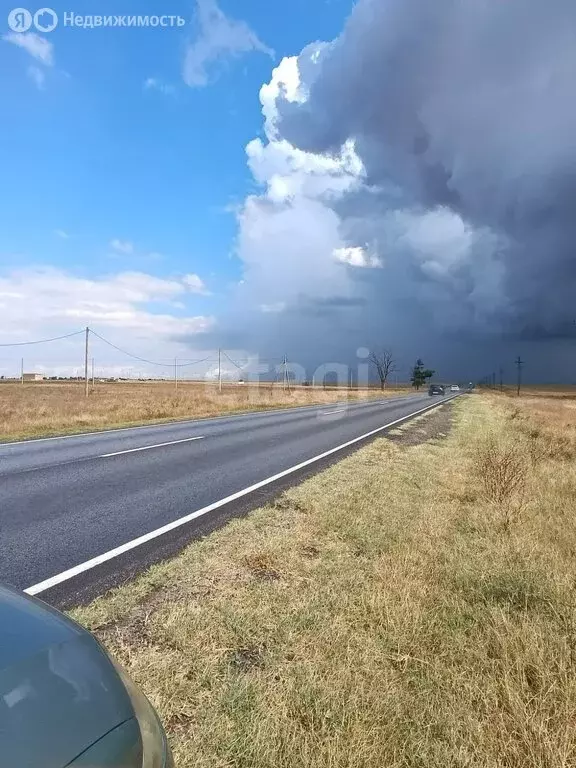 Участок в село Молочное, Садовая улица (414.2 м) - Фото 0