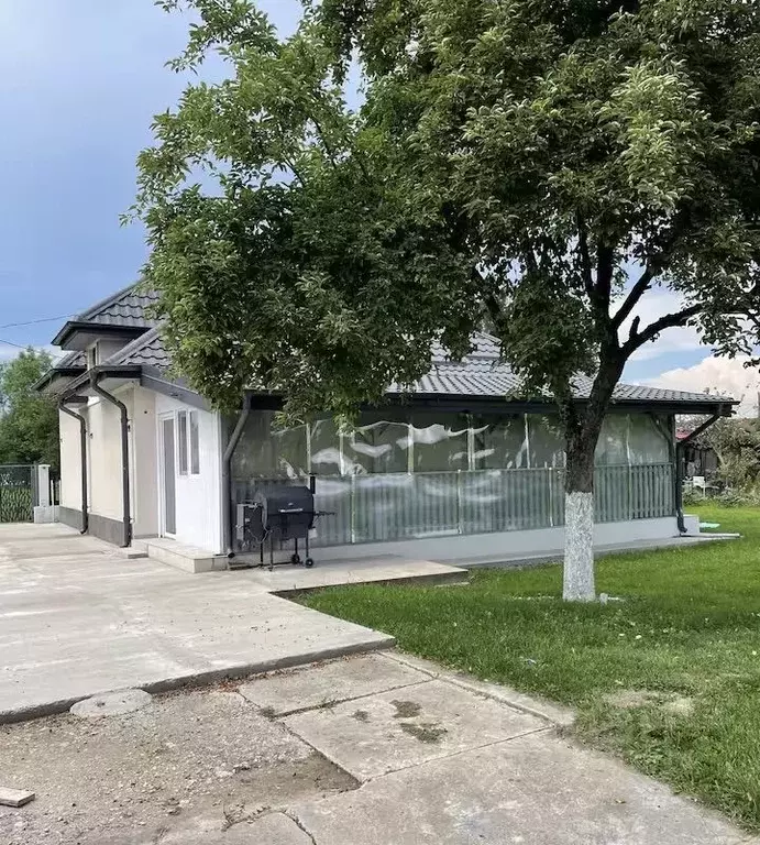Дом в Краснодарский край, Краснодар ул. Имени В.М. Комарова (80 м) - Фото 0