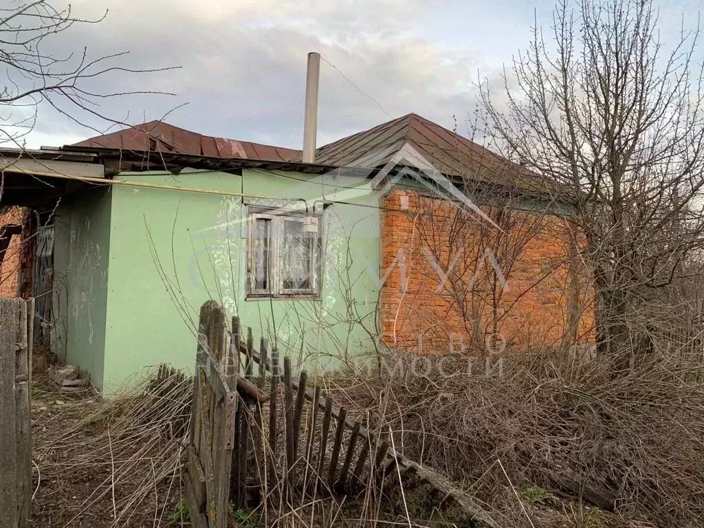 Дом в Саратовская область, Аткарский район, Барановское муниципальное ... - Фото 0