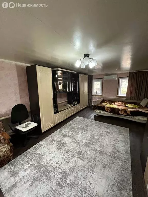 Дом в Икрянинский район, рабочий посёлок Красные Баррикады, улица ... - Фото 2