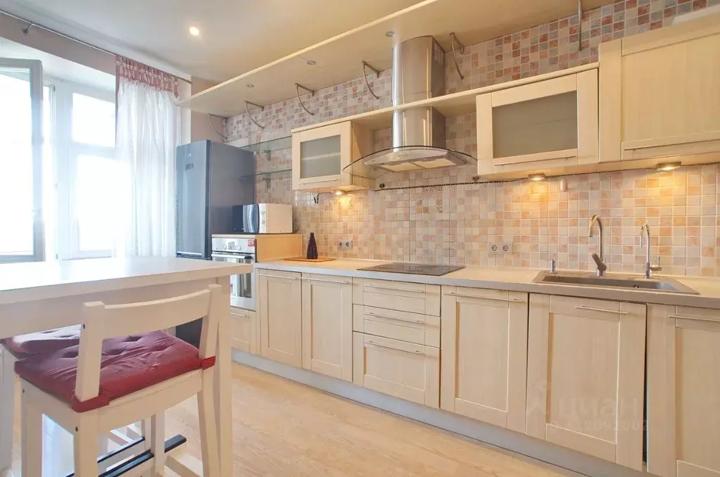 2-к кв. Санкт-Петербург Малоохтинский просп., 16к1 (70.0 м) - Фото 1