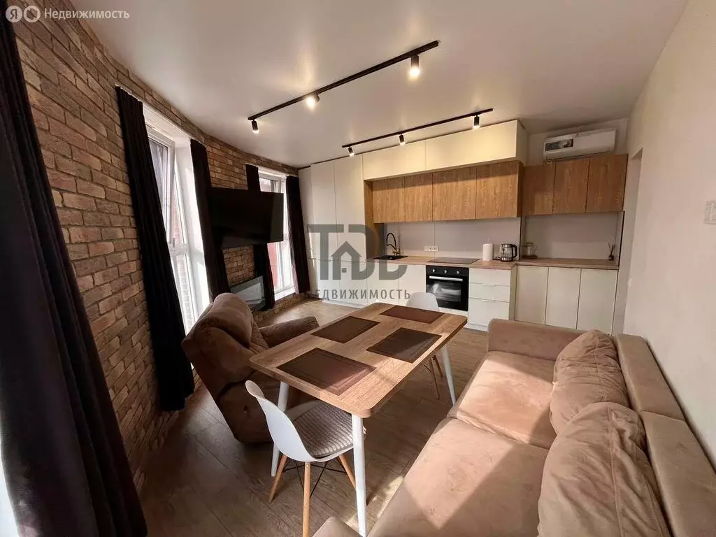 3-комнатная квартира: Волгоград, Санаторная улица, 18 (62 м) - Фото 1