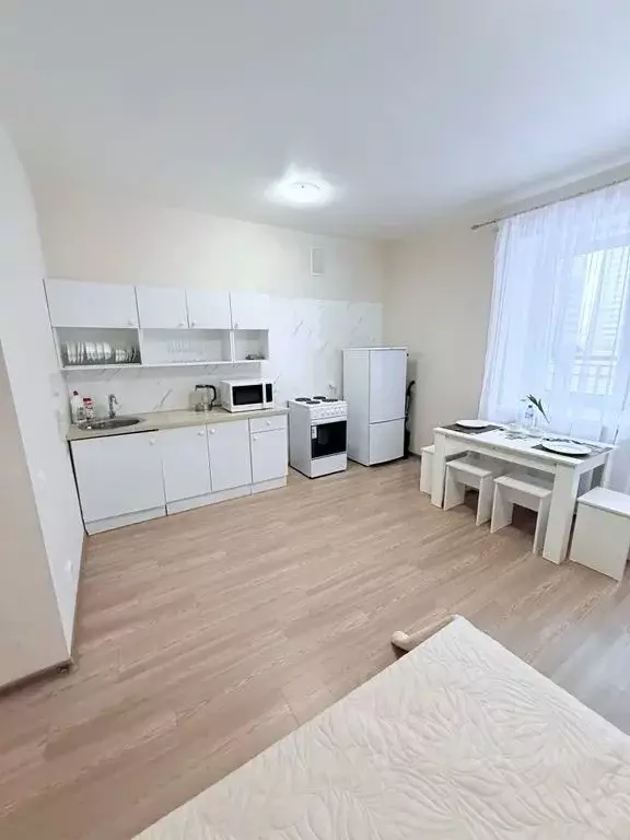 1-к кв. Татарстан, Казань ул. Рауиса Гареева, 100 (30.0 м) - Фото 1