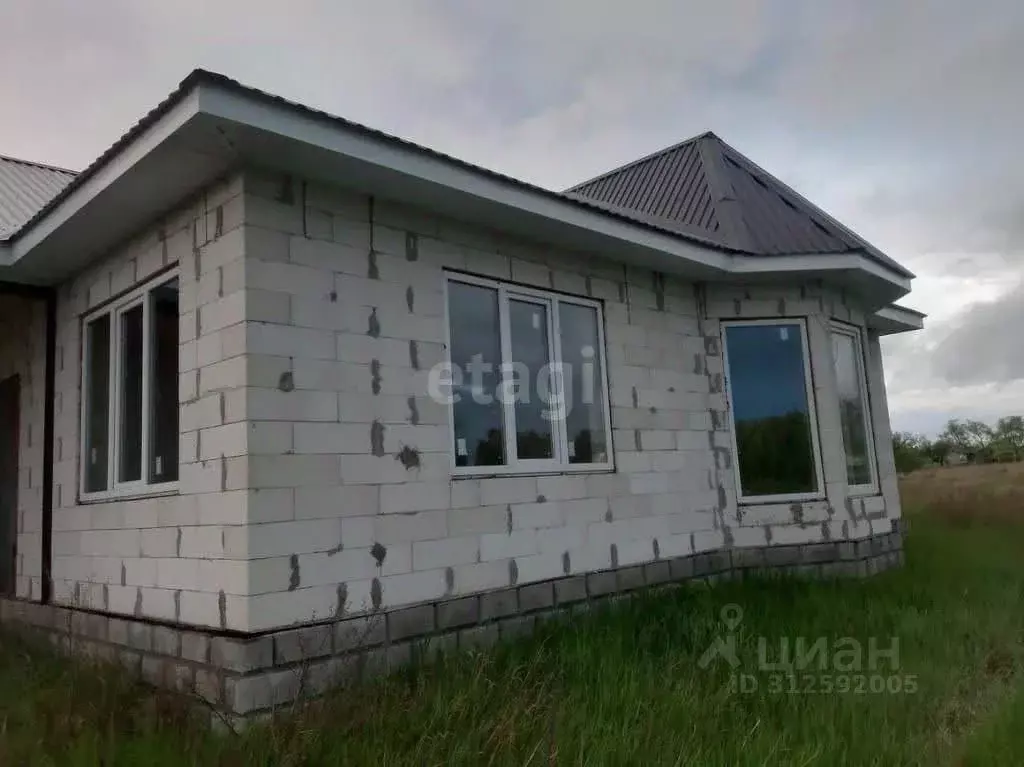 Дом в Белгородская область, Старооскольский городской округ, с. Озерки ... - Фото 1