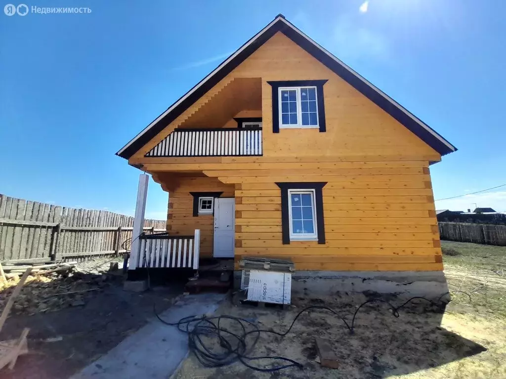 Дом в село Урик, улица Тимирязева (120 м) - Фото 1