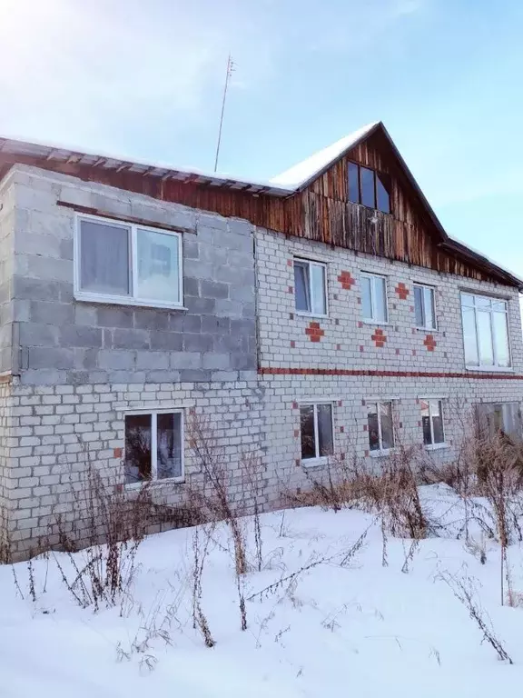 Дом в Свердловская область, Каменский городской округ, д. Ключи  (135 ... - Фото 1