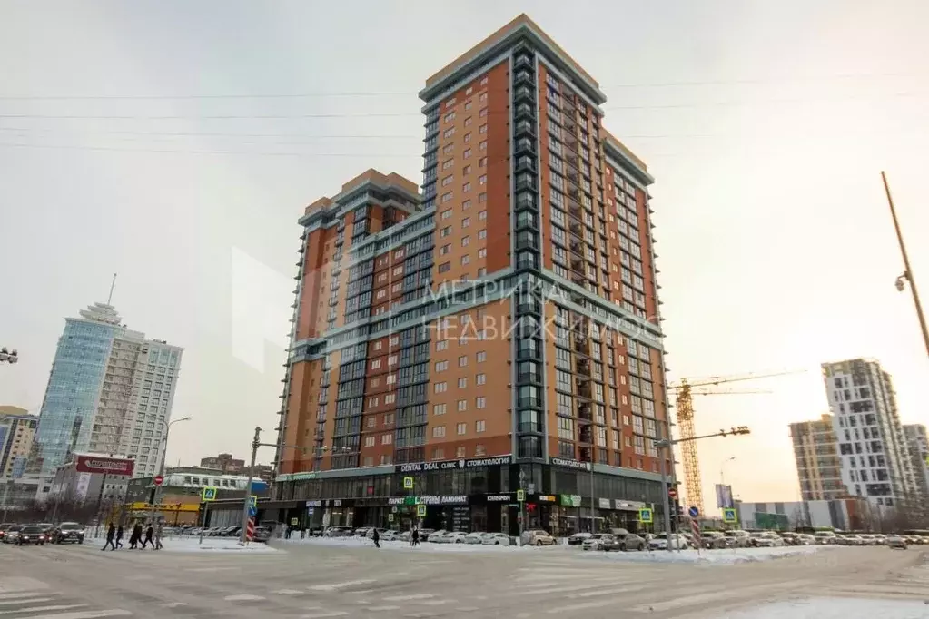 2-к кв. Тюменская область, Тюмень ул. 50 лет Октября, 4 (90.6 м) - Фото 1