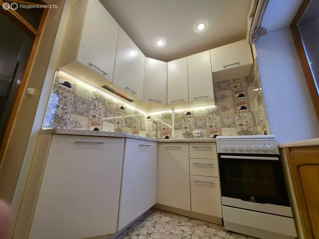 3-комнатная квартира: Тюмень, микрорайон Тарманы, Игримская улица, 16 ... - Фото 2