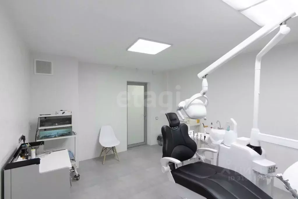 Офис в Тюменская область, Тюмень ул. Мельникайте, 115 (112 м) - Фото 1