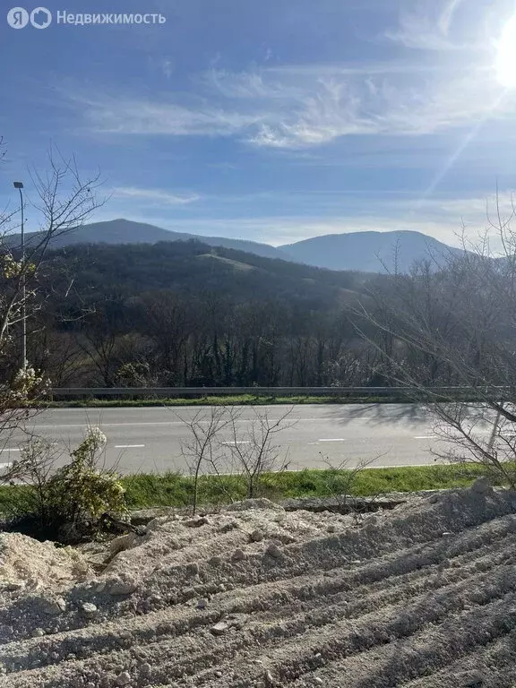 Участок в Белогорский район, Земляничненское сельское поселение, село ... - Фото 1