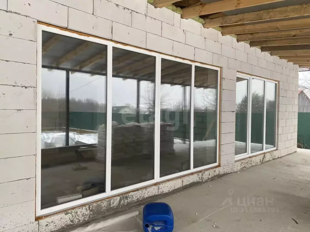 Дом в Калужская область, Малоярославецкий район, Маклино с/пос, д. ... - Фото 1