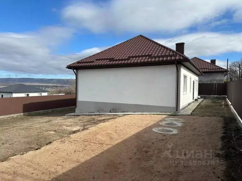 Дом в Крым, Симферопольский район, Добровское с/пос, с. Пионерское  ... - Фото 2