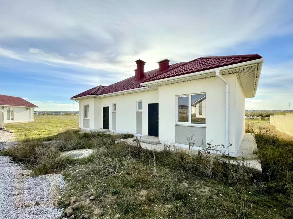 Таунхаус в Крым, Сакский район, Суворовское с/пос, Озера СНТ ул. ... - Фото 1