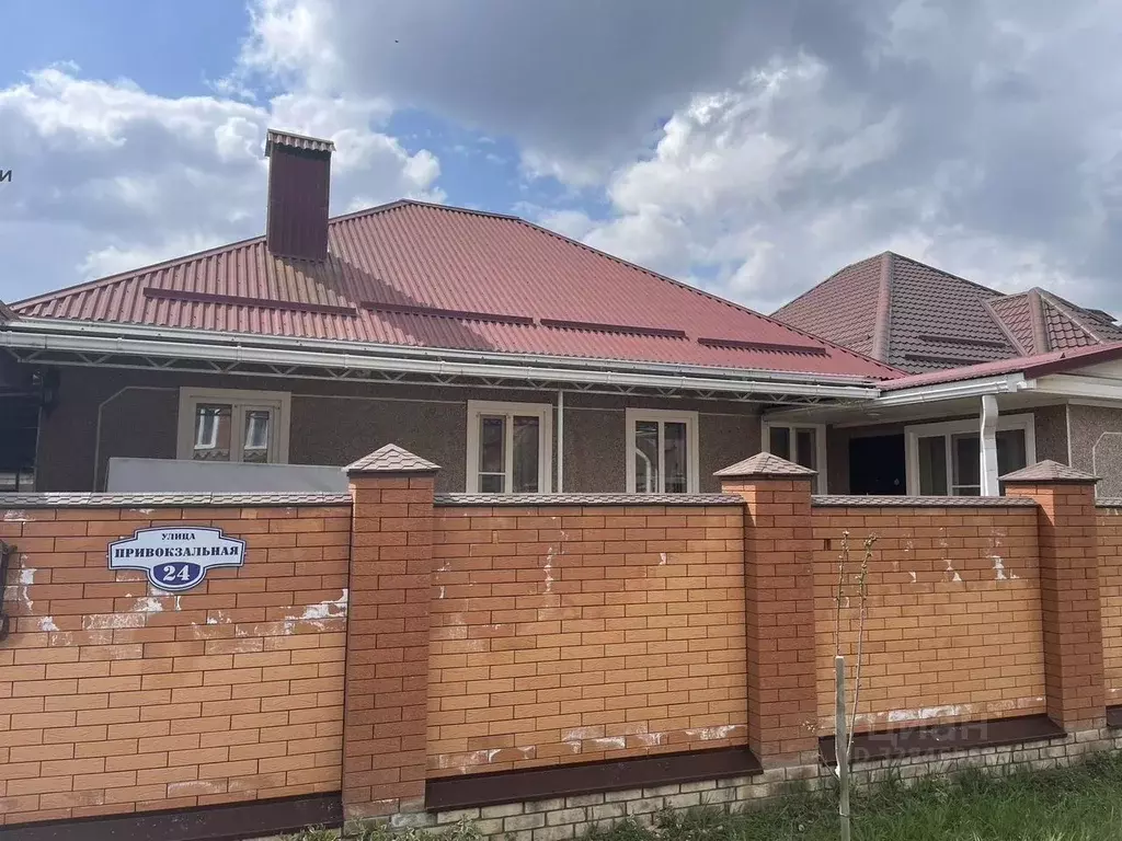 Дом в Краснодарский край, Лабинск Привокзальная ул., 24 (70 м) - Фото 1