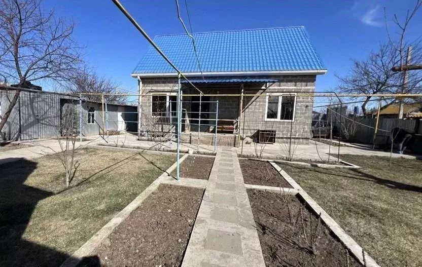 Дом в Астраханская область, Икрянинский район, Ильинка рп Мостовая ул. ... - Фото 1