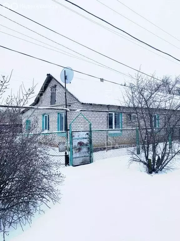 Дом в село Зензеватка, Октябрьская улица (68.3 м) - Фото 1