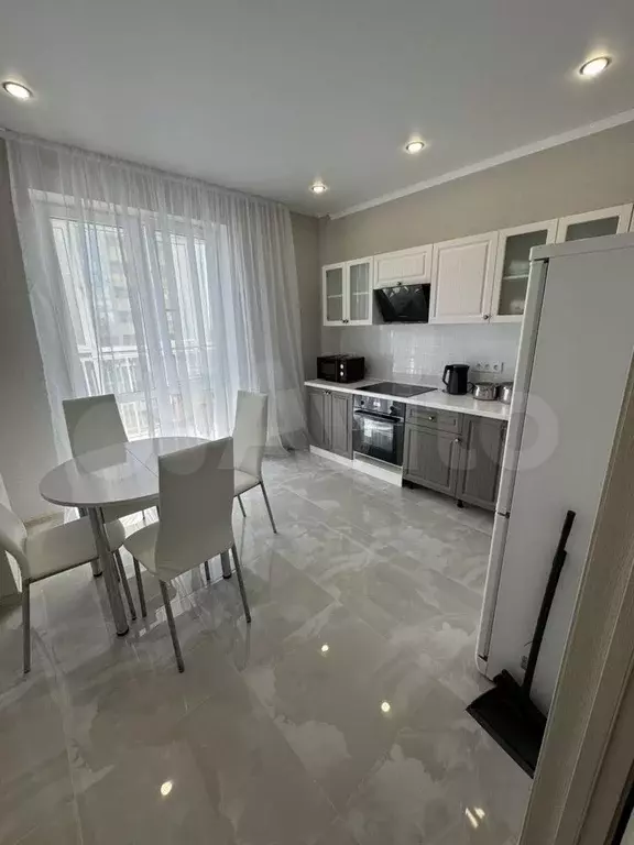 2-к. квартира, 60 м, 4/20 эт. - Фото 0