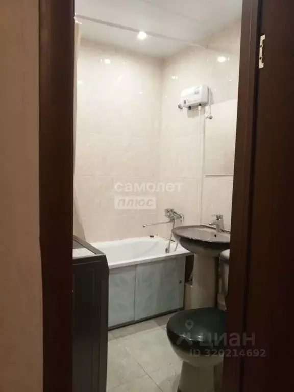 1-к кв. Тюменская область, Тюмень ул. 30 лет Победы, 122 (40.0 м) - Фото 1