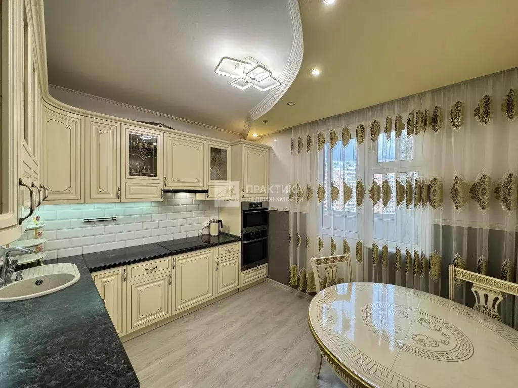 Продается 4-комнатная квартира - Фото 1