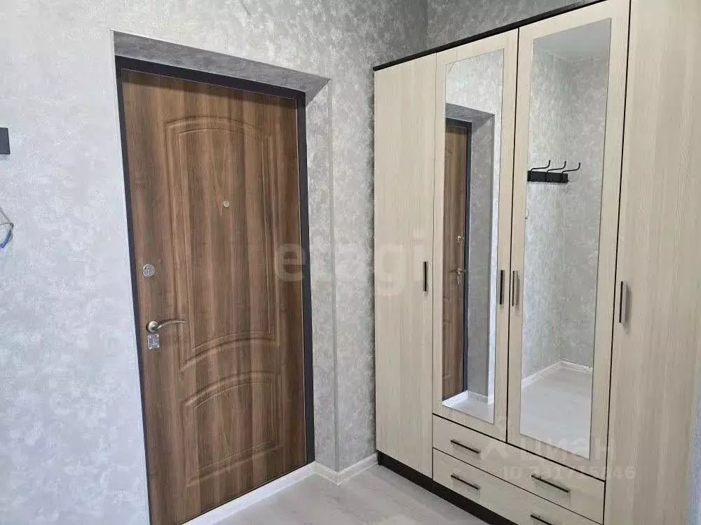Студия Тюменская область, Тюмень ул. Тимофея Чаркова, 81к1 (28.7 м) - Фото 1