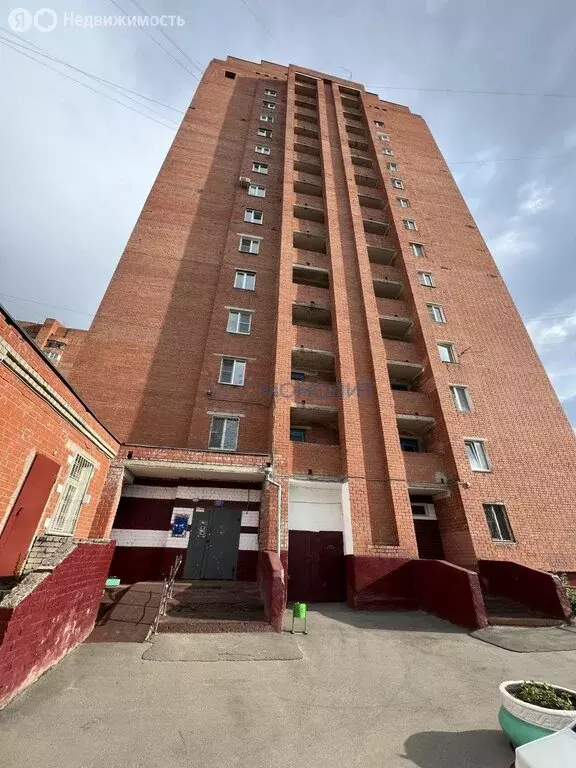 2-комнатная квартира: Нижний Новгород, улица Политбойцов, 21А (49 м) - Фото 0