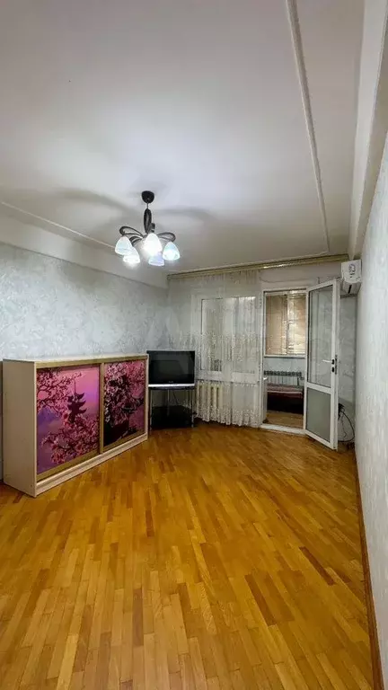 1-к. квартира, 40 м, 1/9 эт. - Фото 0
