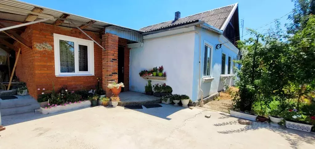 Дом в Краснодарский край, Северская ст-ца ул. Южная (62 м) - Фото 0