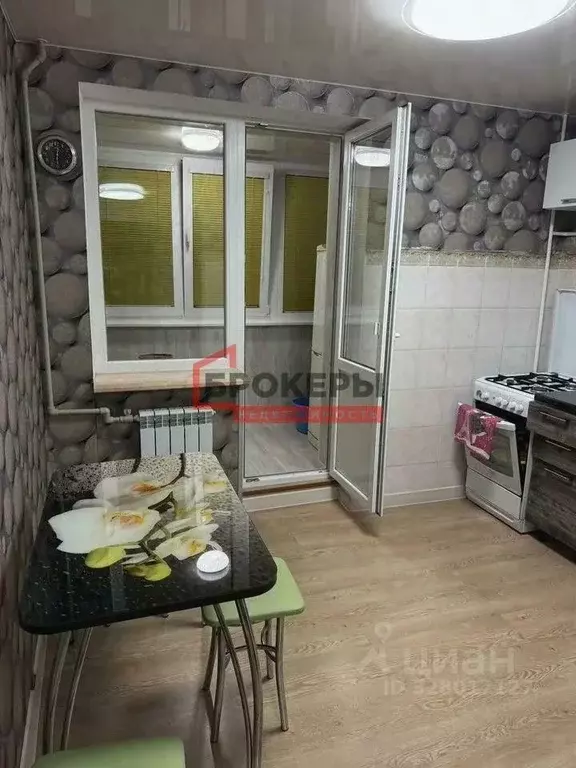 1-к кв. Севастополь ул. Адмирала Юмашева, 11 (50.0 м) - Фото 2