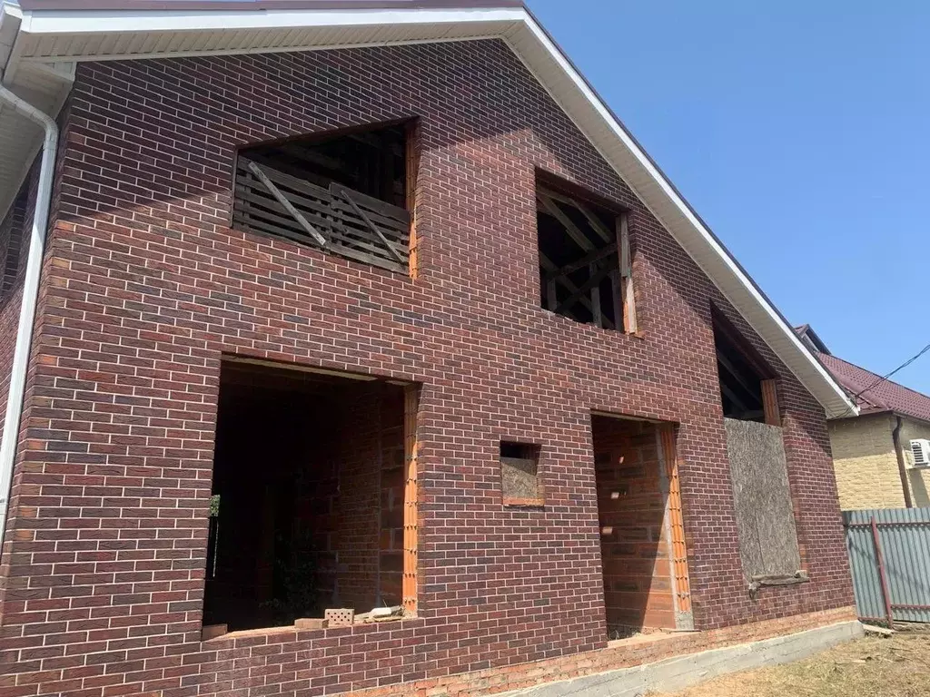 Дом в Ростовская область, Красный Сулин Вишневая ул., 9 (200 м) - Фото 1