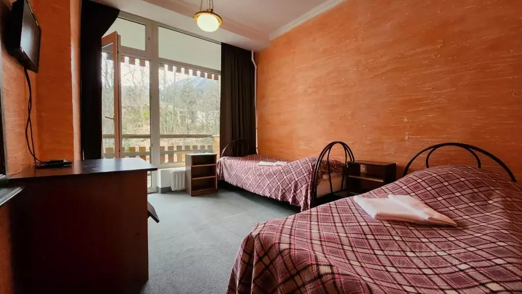 Комната Карачаево-Черкесия, Домбай кп ул. Карачаевская, 72 (14.0 м) - Фото 1