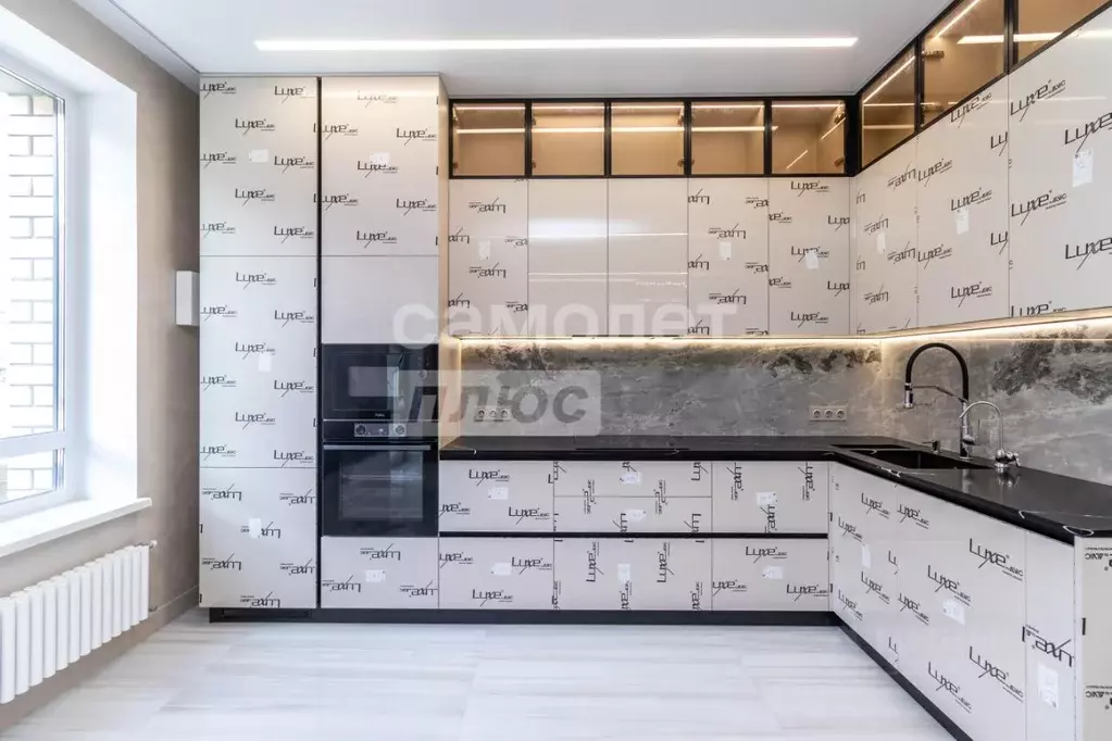 1-к кв. Ханты-Мансийский АО, Сургут Игоря Киртбая ул., 31 (69.2 м) - Фото 2