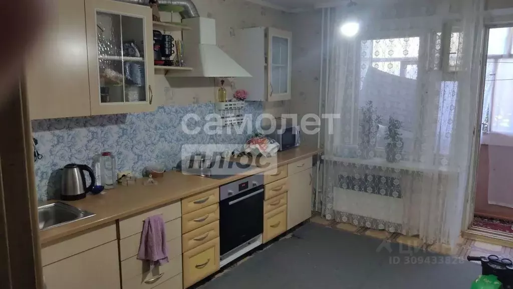 3-к кв. Тюменская область, Тюмень ул. 30 лет Победы, 14 (91.0 м) - Фото 1