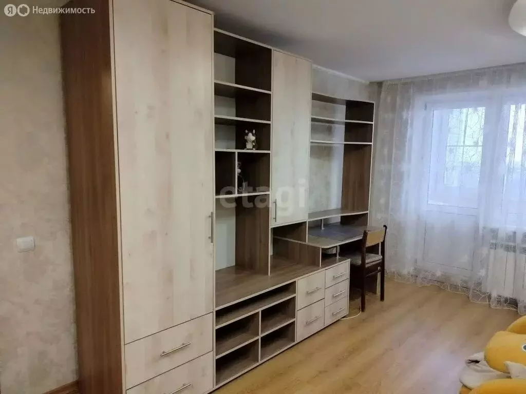 2-комнатная квартира: Ржев, улица Чкалова, 41 (80 м) - Фото 0