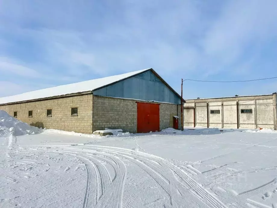 Склад в Саратовская область, пос. Зоринский ул. Дорожная, 1 (300 м) - Фото 1