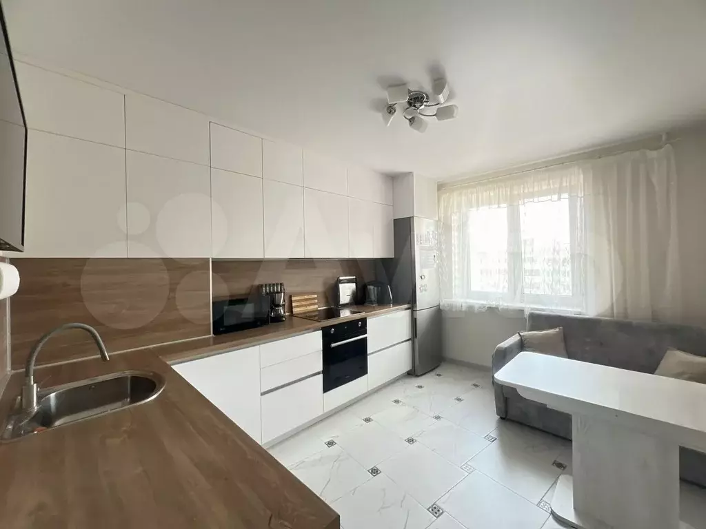 1-к. квартира, 52 м, 9/12 эт. - Фото 1