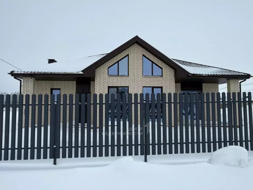 Дом в Татарстан, Лаишевский район, Большекабанское с/пос, с. Большие ... - Фото 1